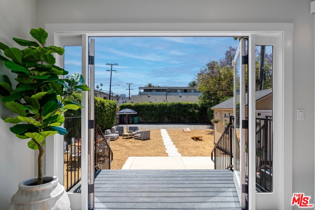 326 West 10th Street Long Beach, CA 90813 - Photo 22 of 32
