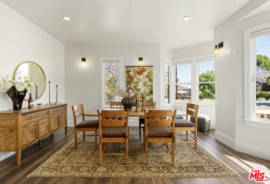 326 West 10th Street Long Beach, CA 90813 - Photo 4 of 32