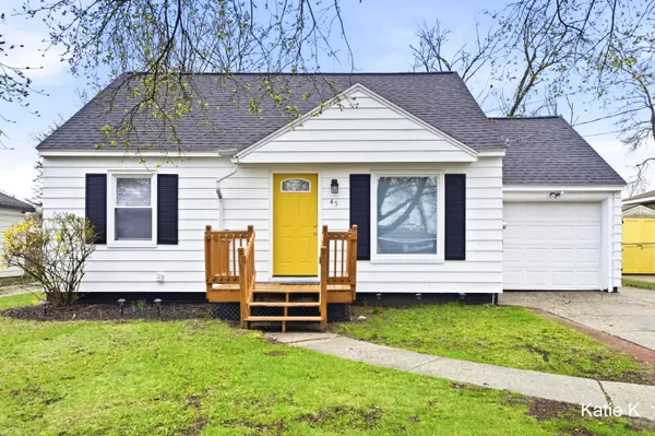 $239,900 | 45 Avonlea Street Southwest, Wyoming, MI 49548