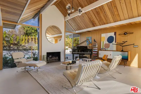 $2,395,000 | 1407 Ellsworth Court, Thousand Oaks, CA 91360