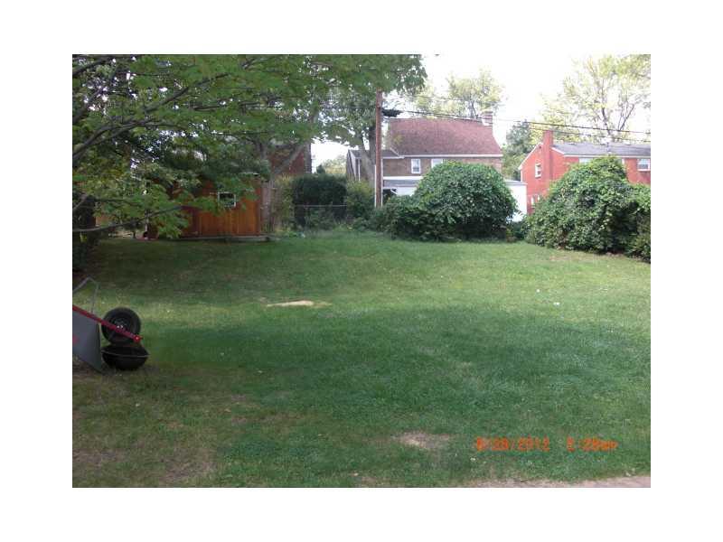 1139 Varner Road Whitehall, PA 15227 - Photo 18 of 18 Yard/Garden.