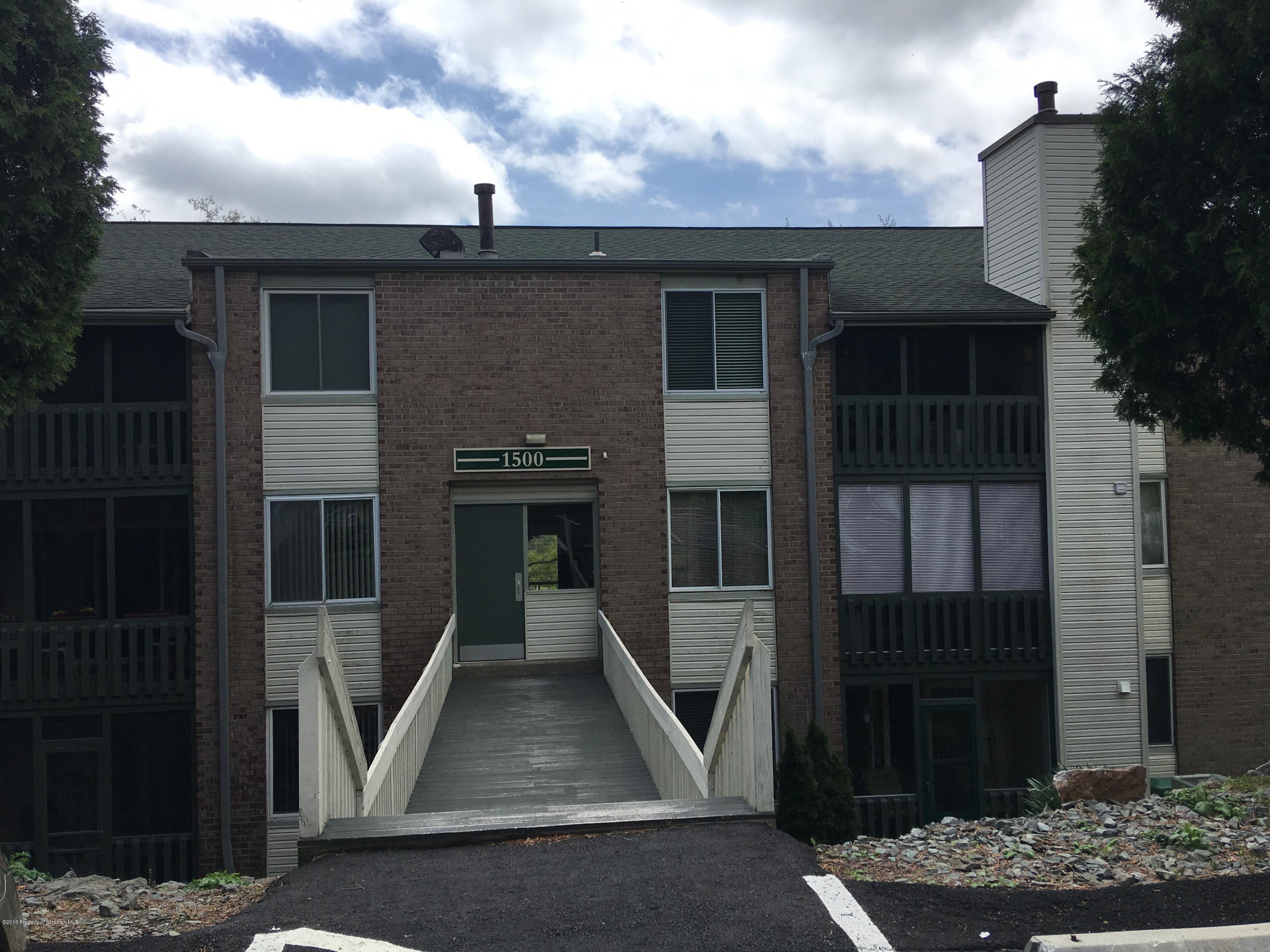 1506 Summit Pointe Drive Scranton, PA 18508 - Photo 1 of 28 Gallery Image 1