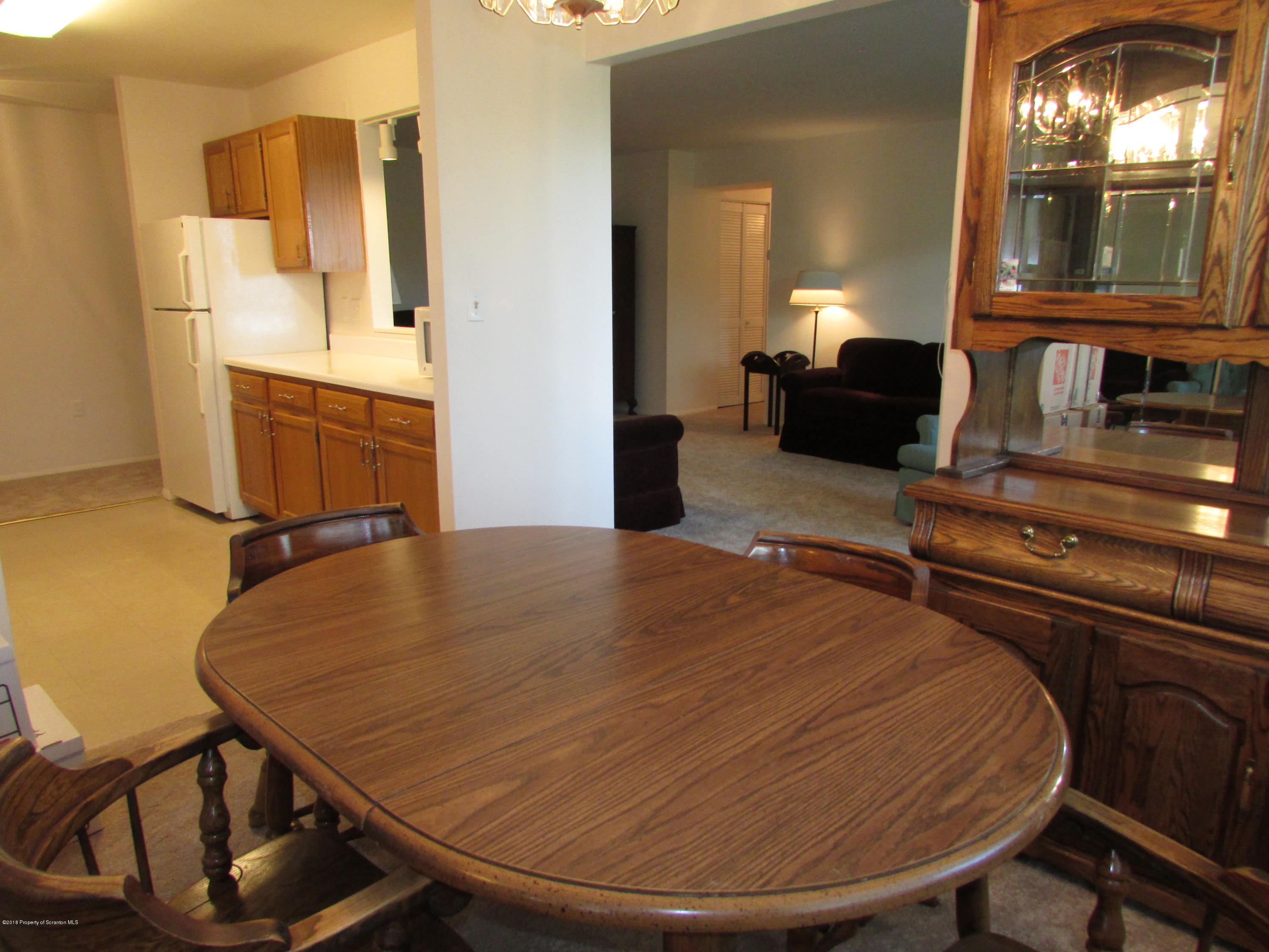 1506 Summit Pointe Drive Scranton, PA 18508 - Photo 11 of 28 Gallery Image 11