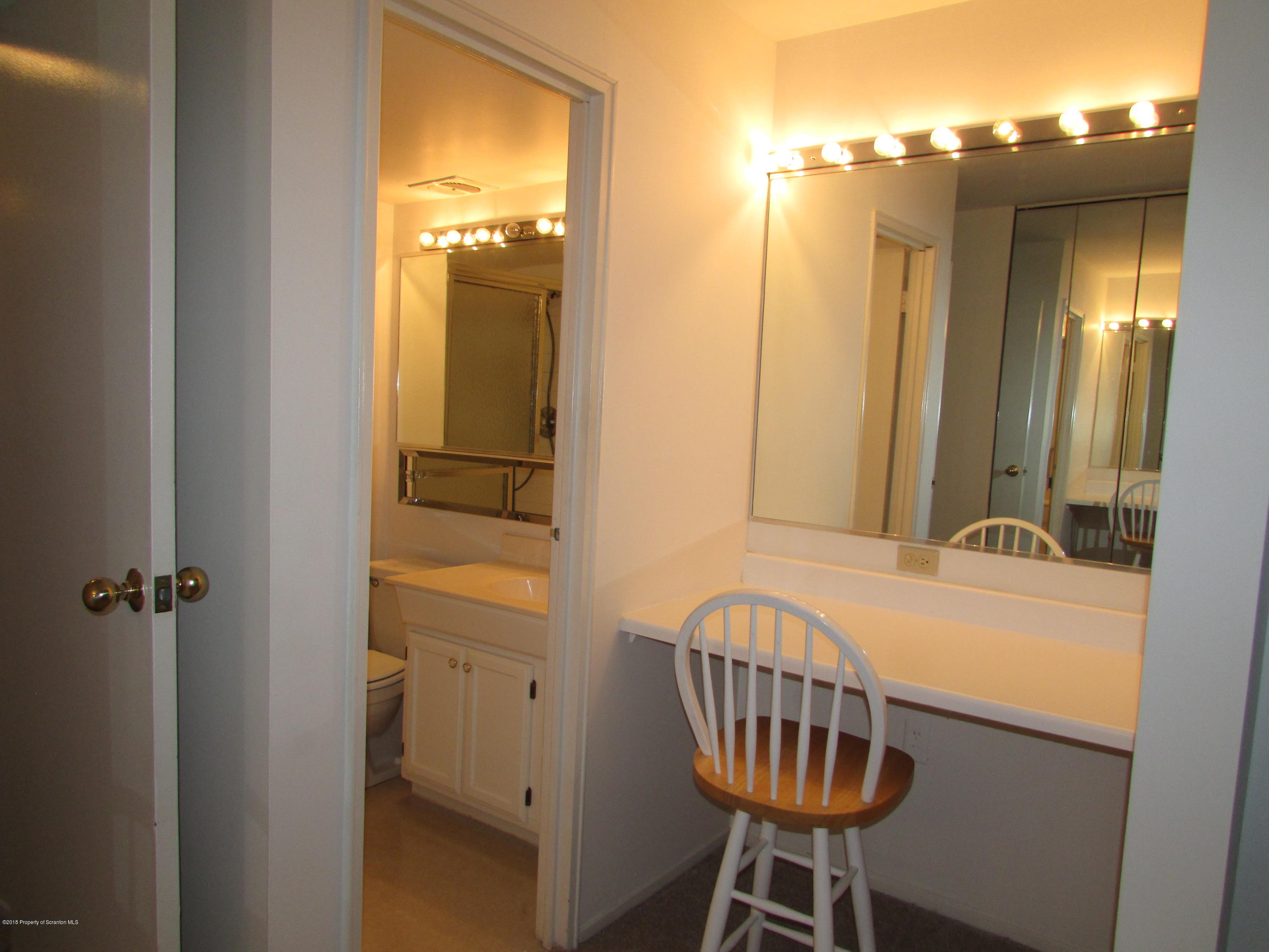 1506 Summit Pointe Drive Scranton, PA 18508 - Photo 20 of 28 Gallery Image 20