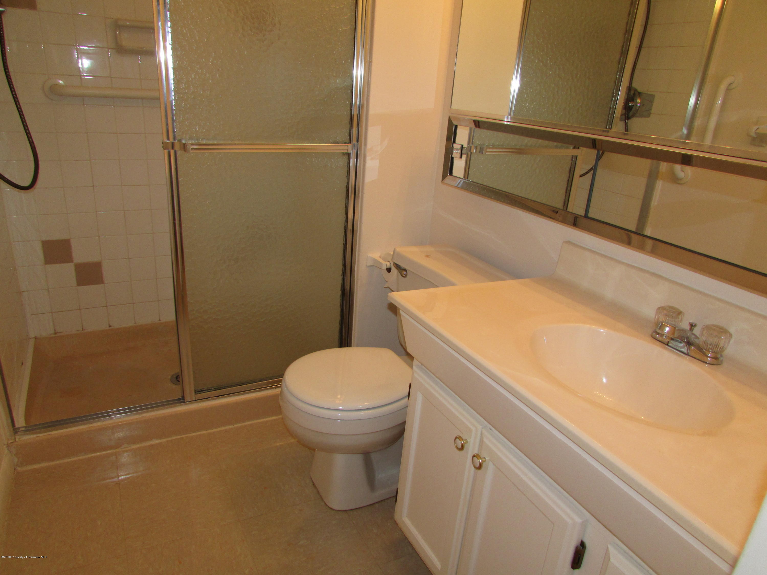 1506 Summit Pointe Drive Scranton, PA 18508 - Photo 21 of 28 Gallery Image 21