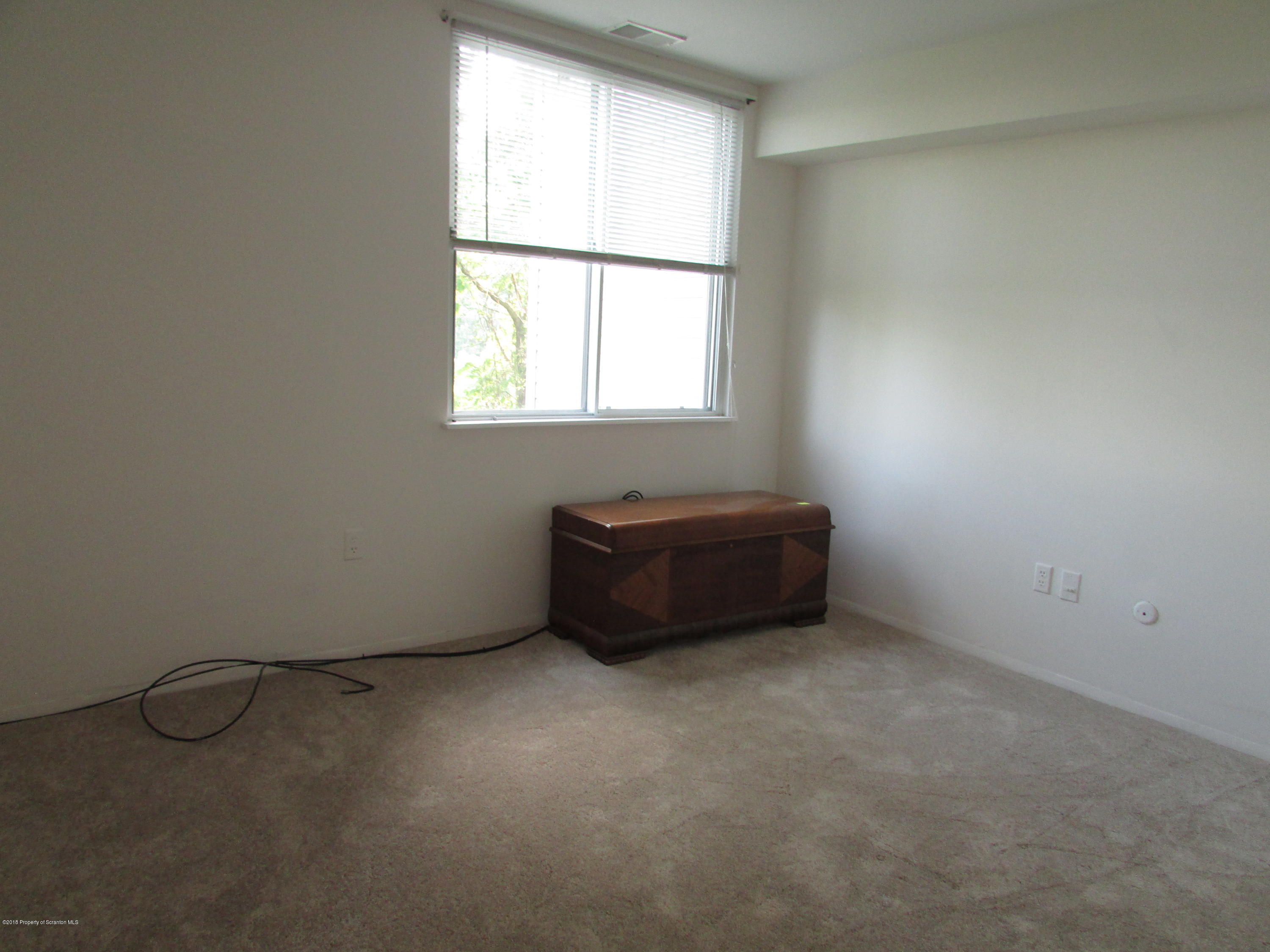 1506 Summit Pointe Drive Scranton, PA 18508 - Photo 24 of 28 Gallery Image 24