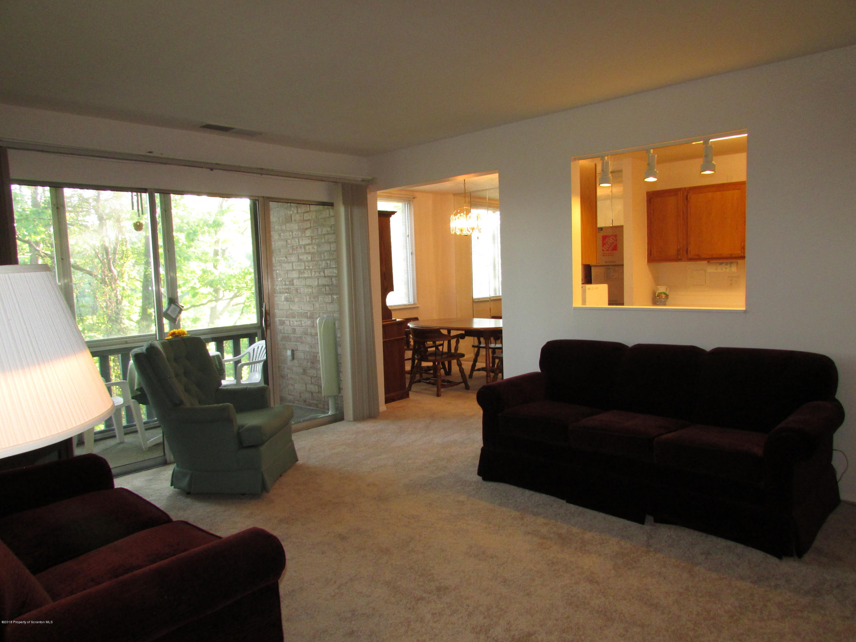 1506 Summit Pointe Drive Scranton, PA 18508 - Photo 3 of 28 Gallery Image 3