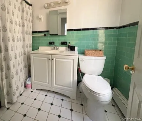 $2,400 | 48 Huber Place, Unit 1ST FLOOR FRONT, Yonkers, NY 10704