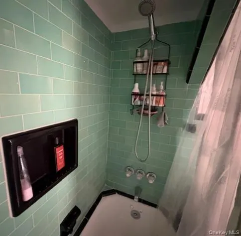 $2,400 | 48 Huber Place, Unit 1ST FLOOR FRONT, Yonkers, NY 10704