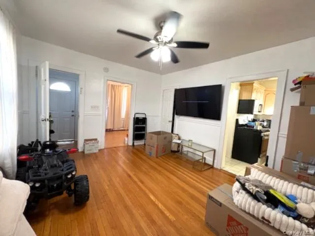 $2,400 | 48 Huber Place, Unit 1ST FLOOR FRONT, Yonkers, NY 10704
