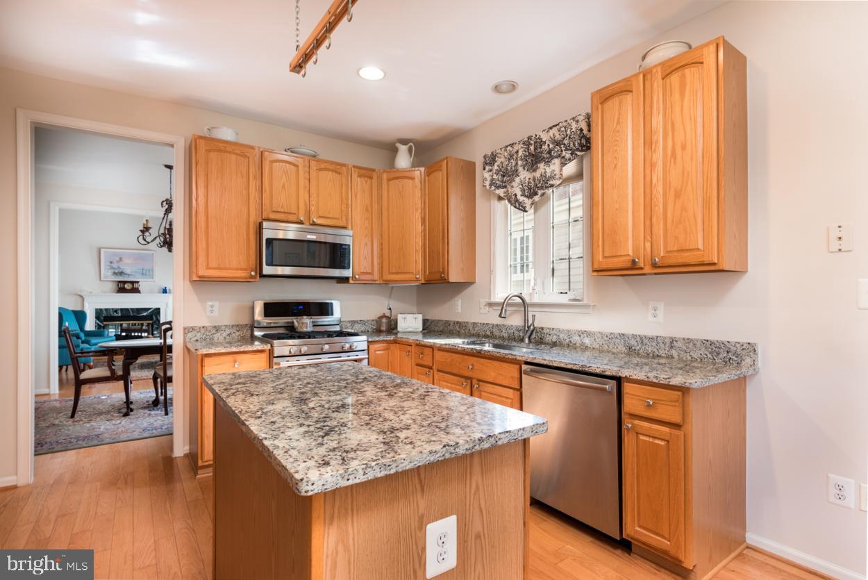 13591 Ryton Ridge Lane Gainesville, VA 20155 - Photo 13 of 32 Gallery Image 13