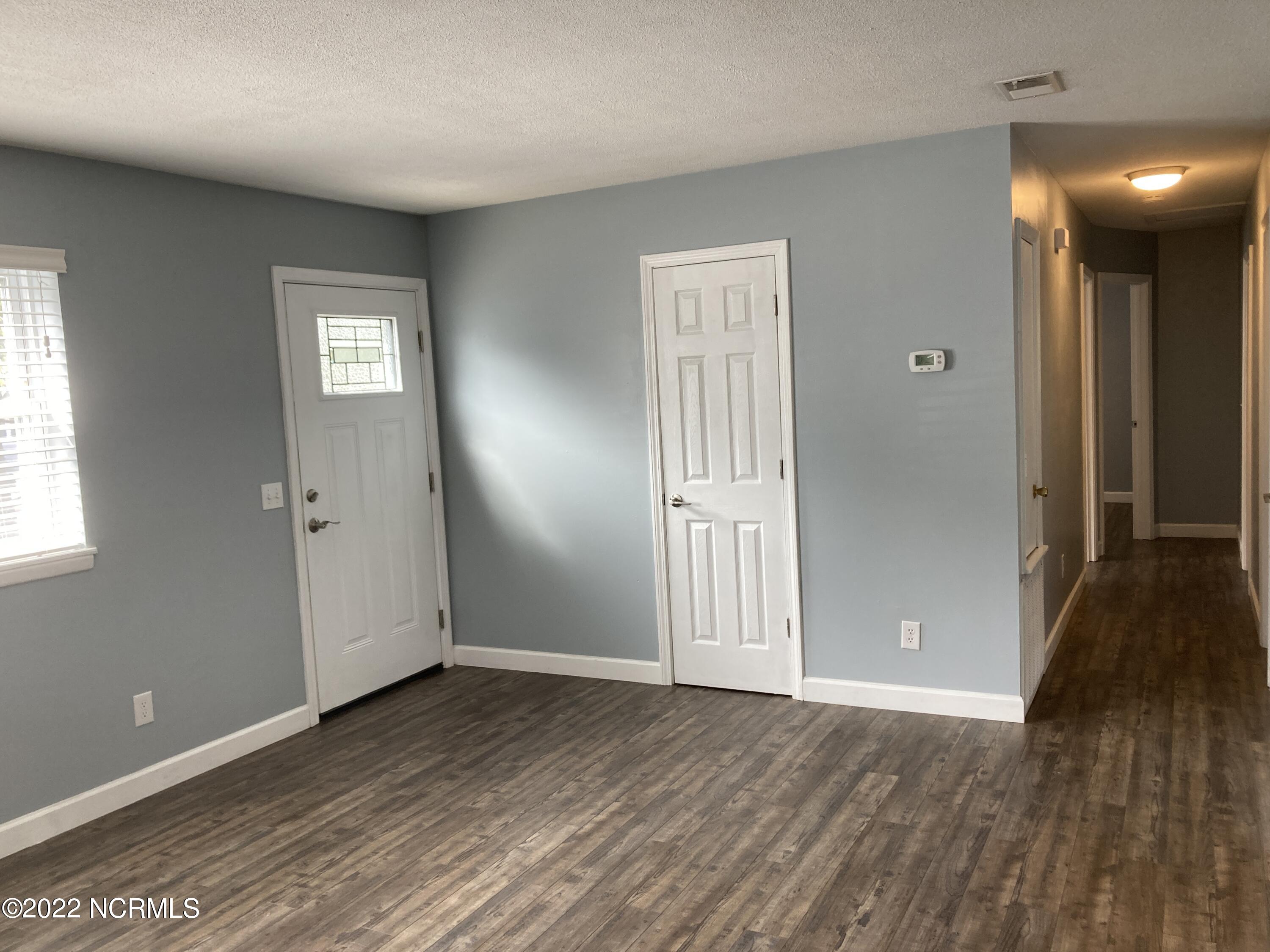 306 Burbank Road Wilmington, NC 28412 - Photo 5 of 23 IMG_2985
