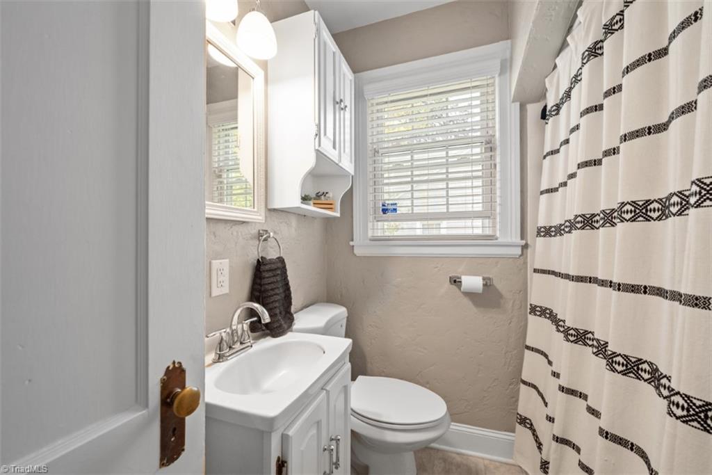 4000 Robinhood Road Winston-Salem, NC 27106 - Photo 14 of 24 Gallery Image 14