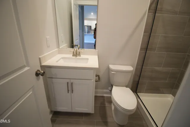 a view of livingroom with furniture