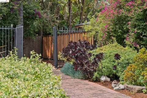 $1,099,000 | 3781 Manila Avenue, Oakland, CA 94609