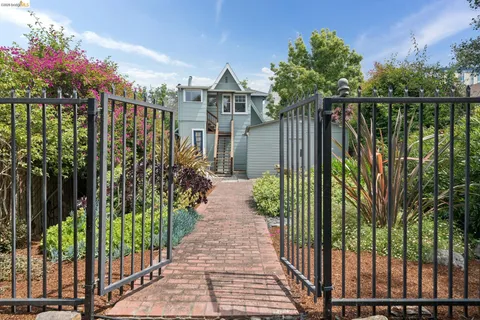 $1,099,000 | 3781 Manila Avenue, Oakland, CA 94609
