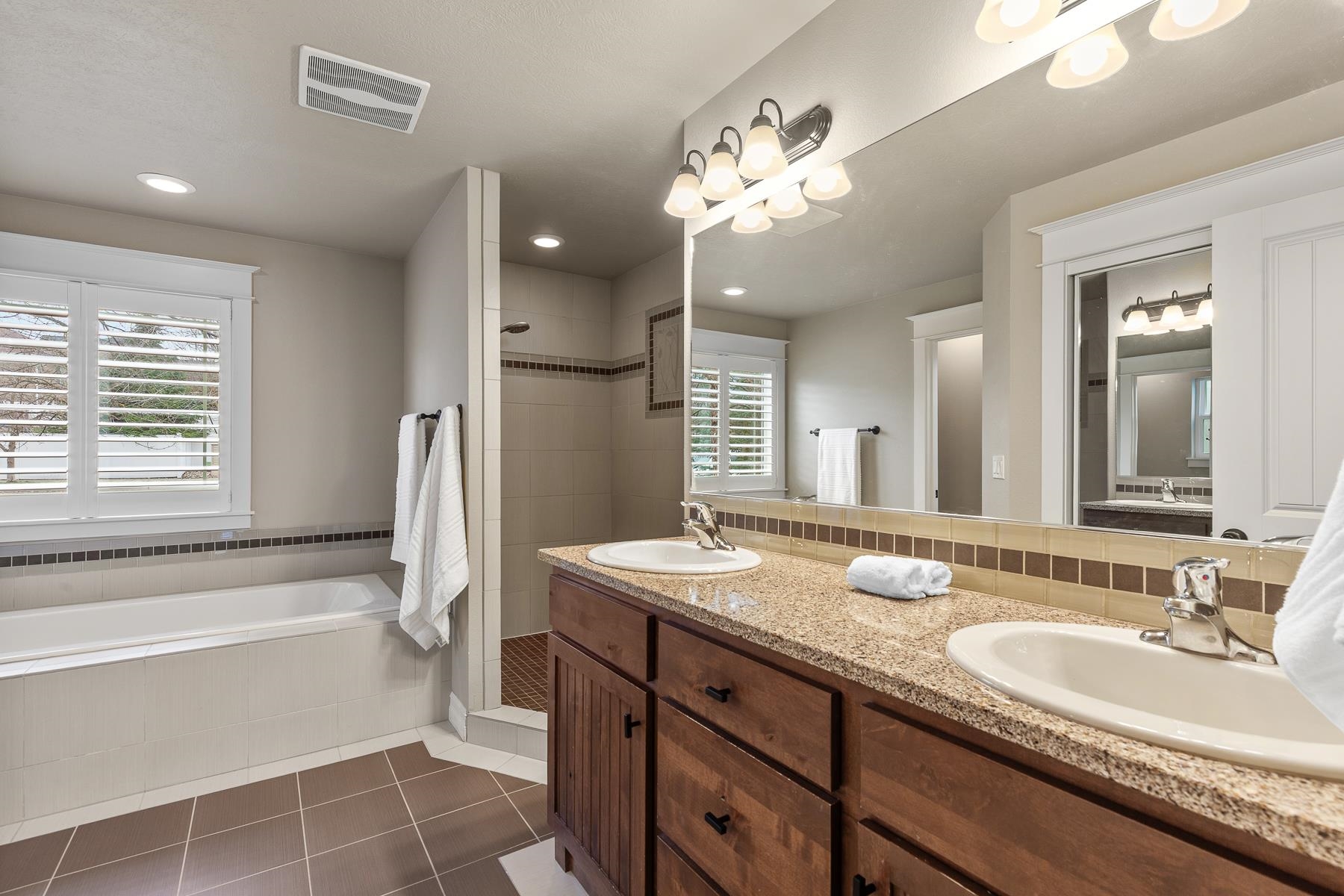 7714 North Quamish Drive Spokane, WA 99208 - Photo 18 of 41