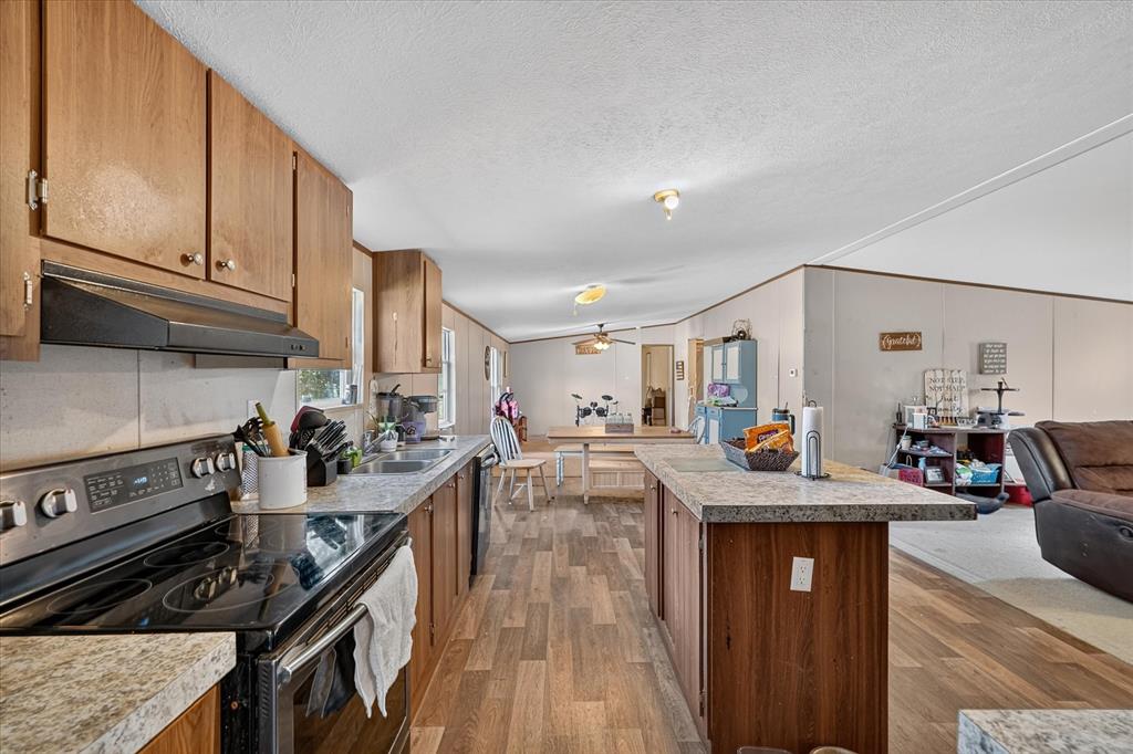 9313 Robin Road Hawk Cove, TX 75474 - Photo 14 of 37 Gallery Image 14