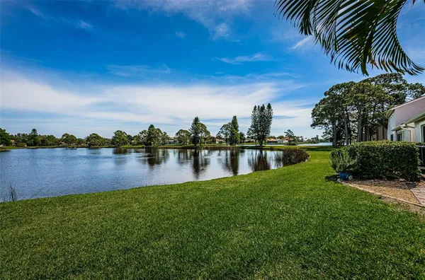 $3,300 | 4916 Milano Court Northeast, St. Petersburg, FL 33703