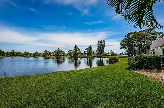 $3,600 | 4916 Milano Court Northeast, St. Petersburg, FL 33703