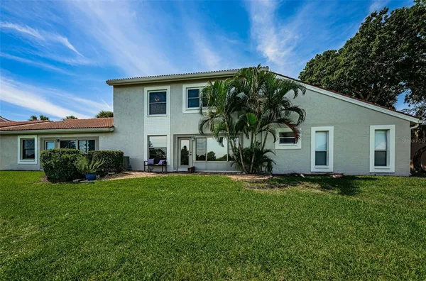 $3,300 | 4916 Milano Court Northeast, St. Petersburg, FL 33703