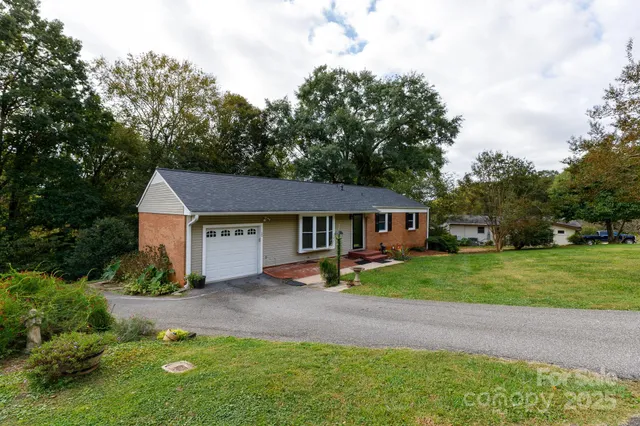$375,000 | 104 Hillcrest Drive, Belmont, NC 28012