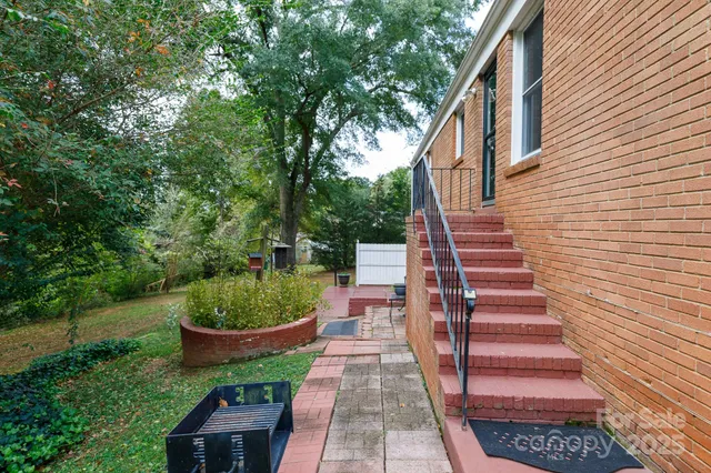 $375,000 | 104 Hillcrest Drive, Belmont, NC 28012