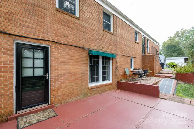 $375,000 | 104 Hillcrest Drive, Belmont, NC 28012