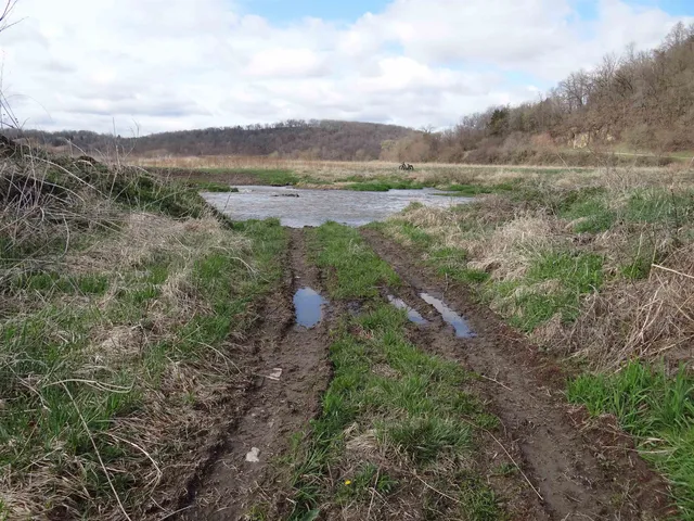 $993,500 | 151.68-acres Rattlesnake Road, Cassville, WI 53806