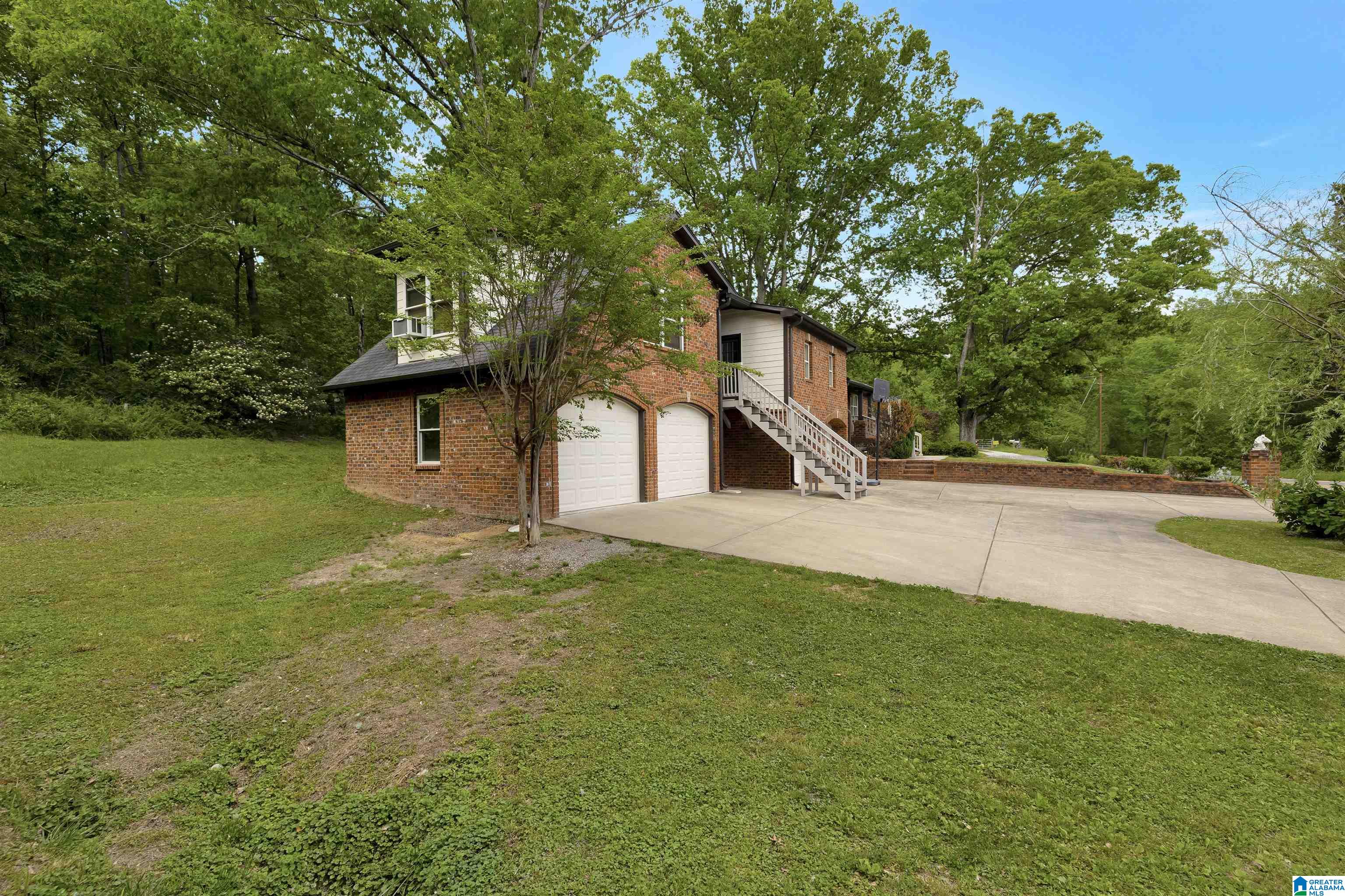 1055 County Road 72 Pelham, AL 35124 - Photo 4 of 38
