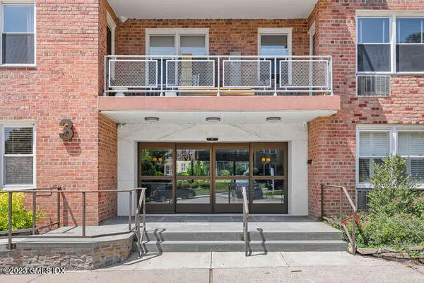 $985,000 | 3 Putnam Hill, Unit 2G, Greenwich, CT 06830