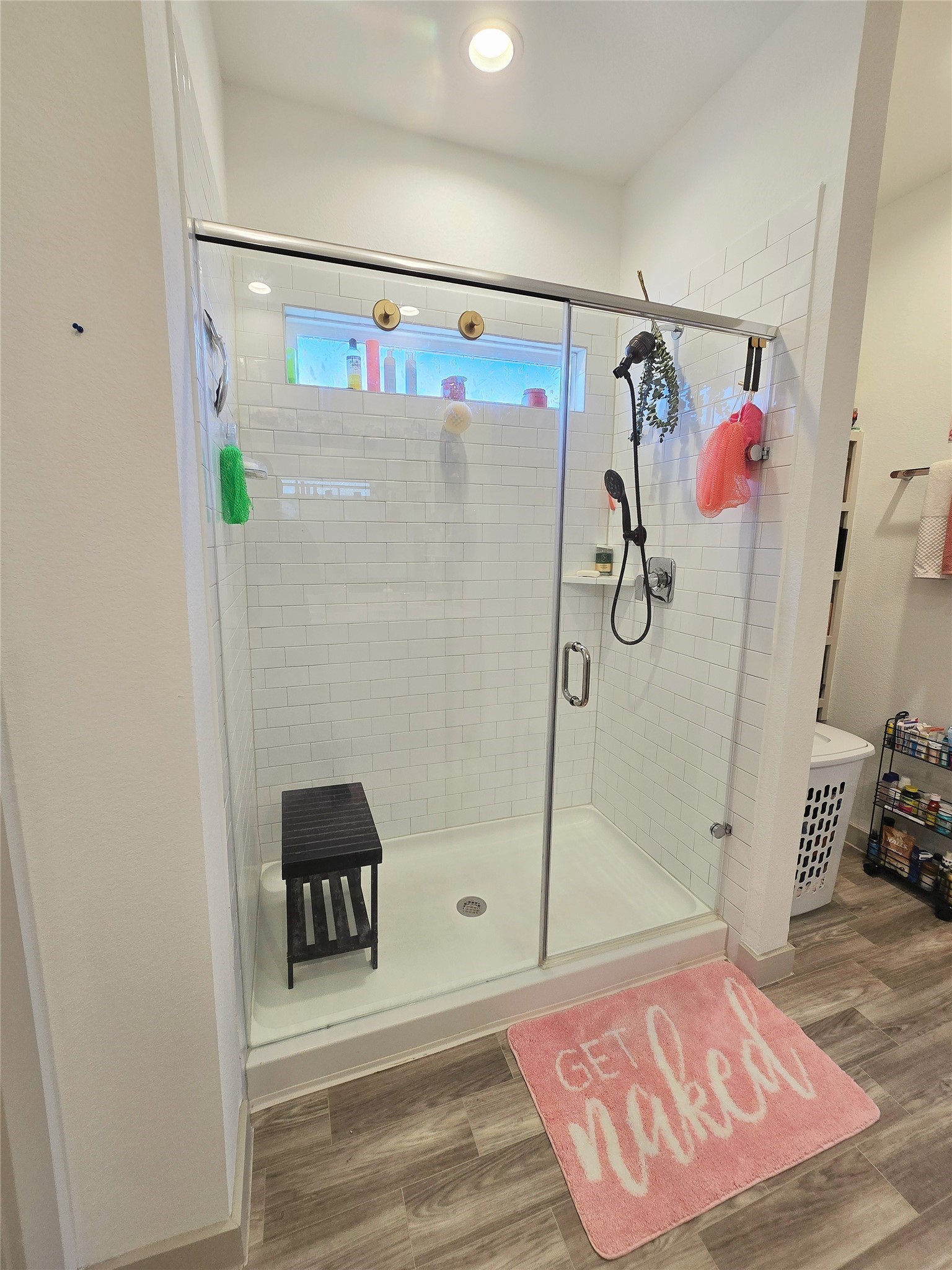 7722 Caspian Ranch Drive Rosharon, TX 77583 - Photo 5 of 15 a bathroom with a shower and a shower