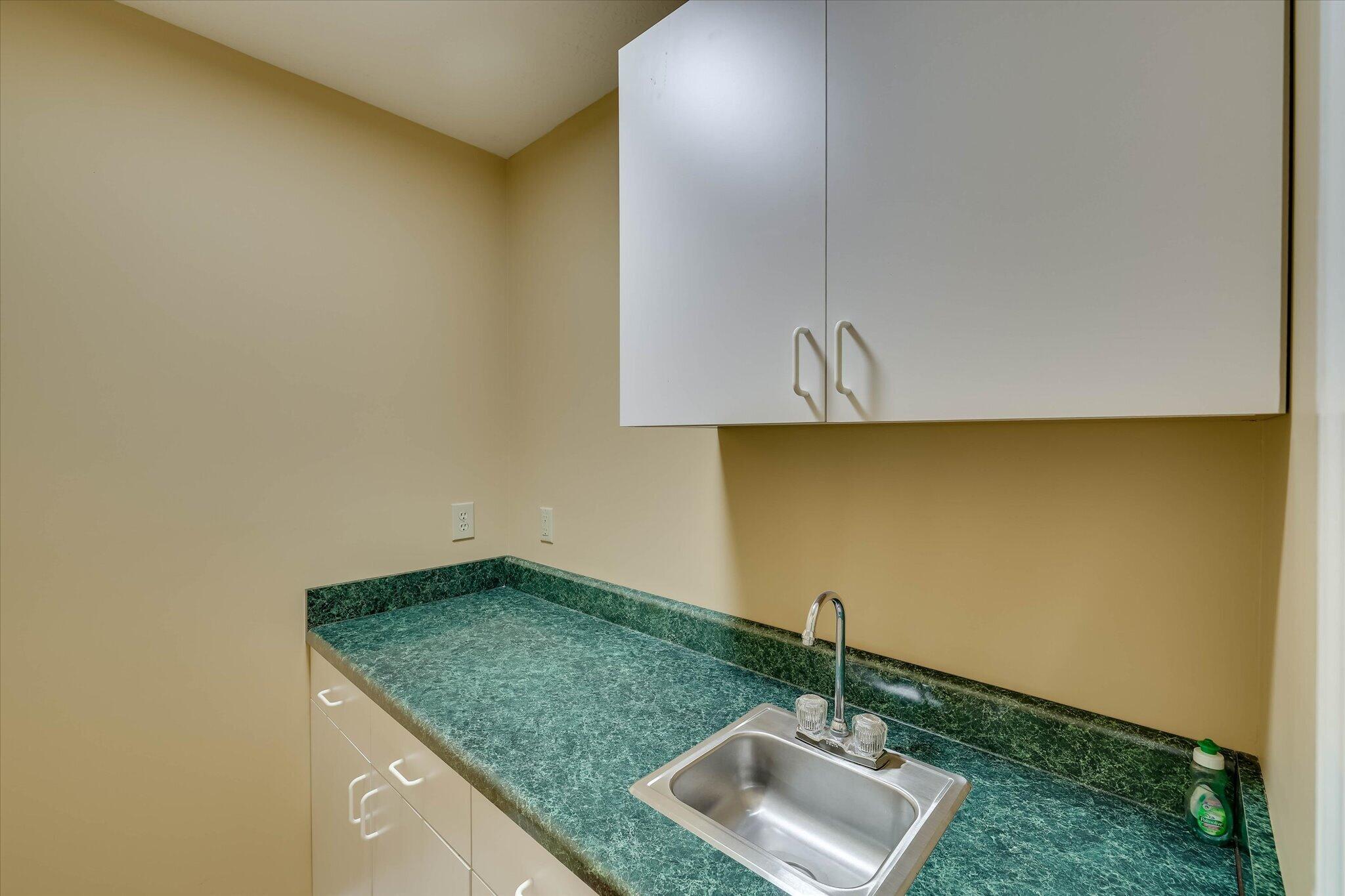 124 Magnolia Drive McCormick, SC 29835 - Photo 49 of 70 lower level kitchen