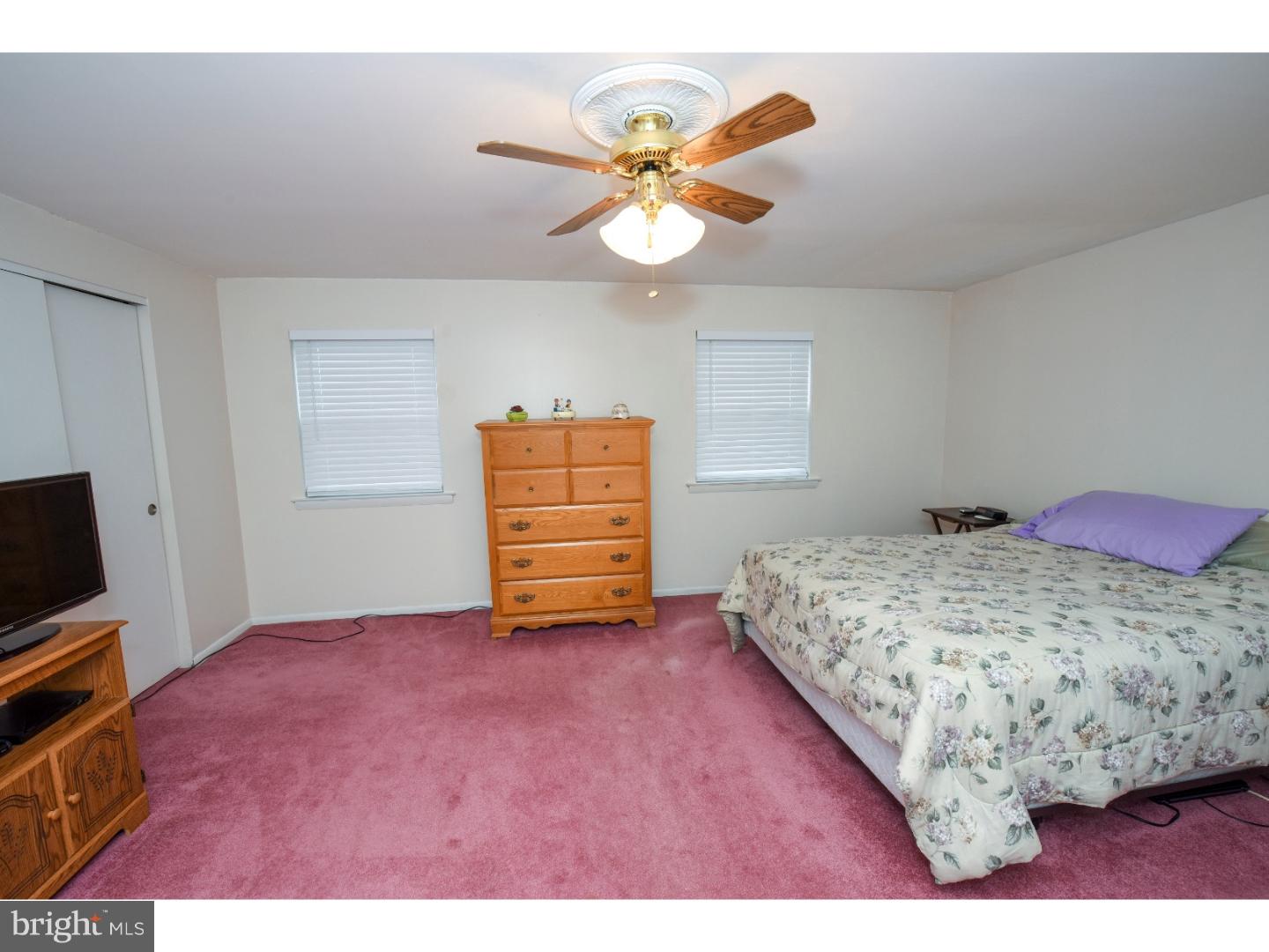 12117 Medford Road Philadelphia, PA 19154 - Photo 11 of 22