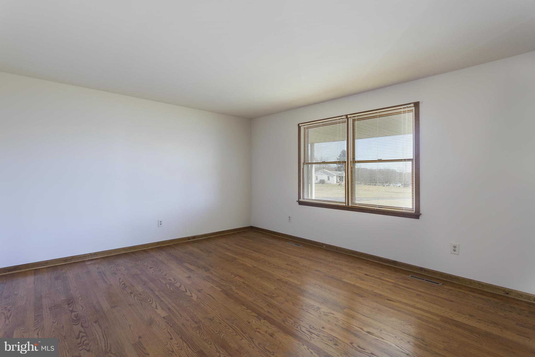 12396 Frederick Road West Friendship, MD 21794 - Photo 12 of 30 Living Room