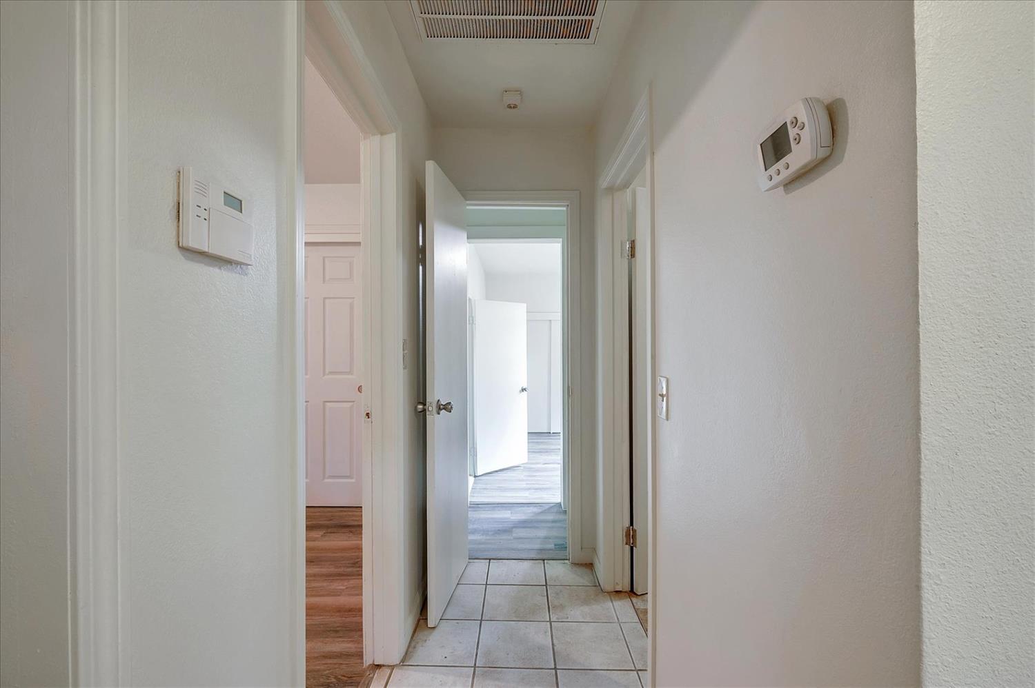 1821 West Hatch Road Modesto, CA 95351 - Photo 7 of 24 Gallery Image 7