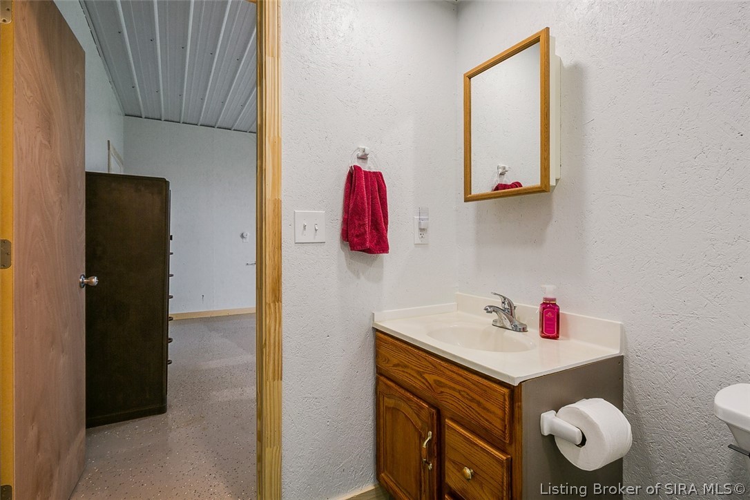 5628 South Hardy Mill Road Nabb, IN 47147 - Photo 11 of 25 Gallery Image 11