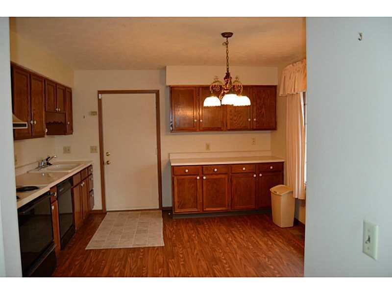 1129 Armsgate Road, Unit 135 Springfield, OH 45503 - Photo 2 of 10
