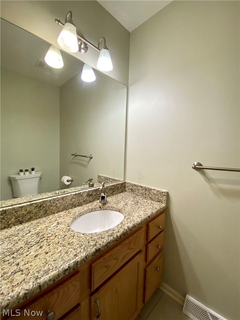 4386 Sexton Road Cleveland, OH 44105 - Photo 19 of 30 Powder room