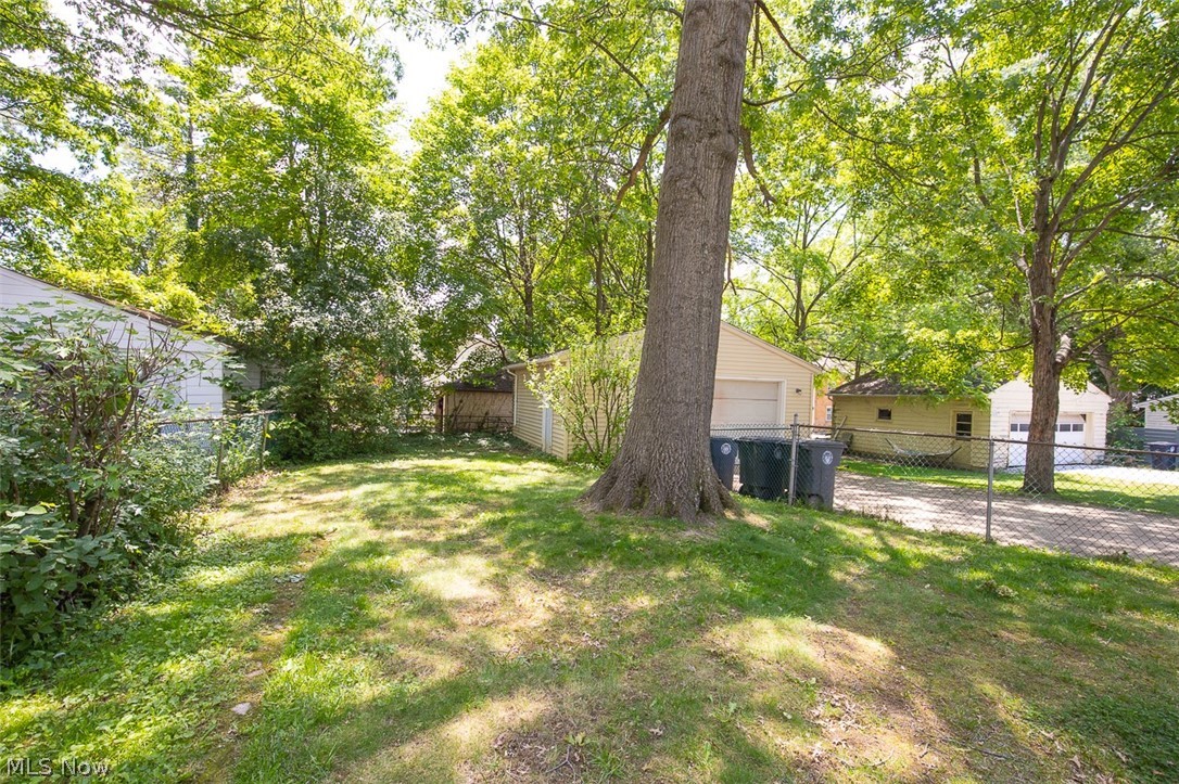 1724 Wiltshire Road Akron, OH 44313 - Photo 29 of 31