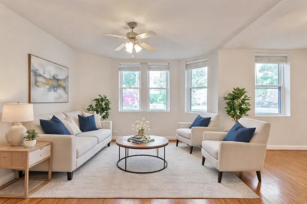 $1,950 | 702 Reba Place, Unit G2, Evanston, IL 60202
