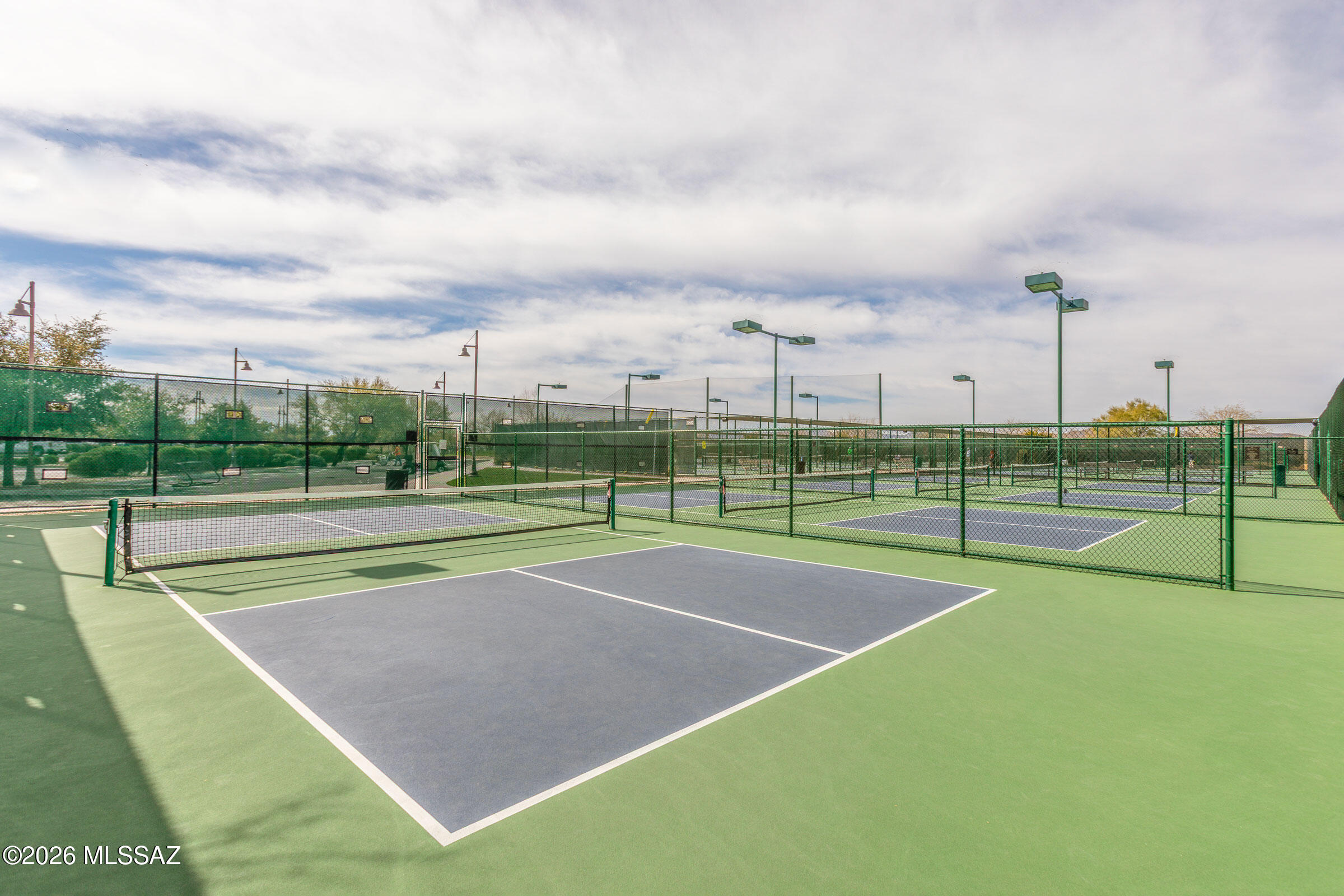 61460 East Shale Road Oracle, AZ 85623 - Photo 31 of 33 a view of a tennis court