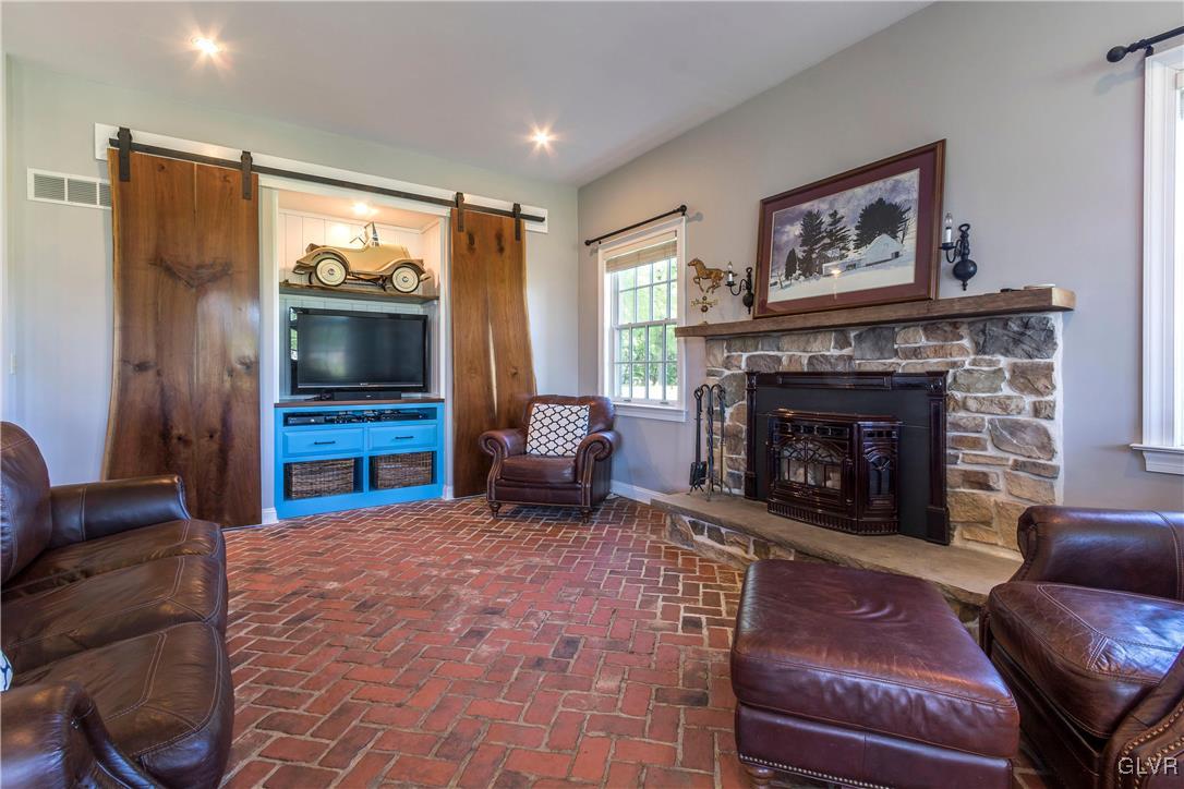 1213 Rickert Road Perkasie, PA 18944 - Photo 8 of 35 Gallery Image 8