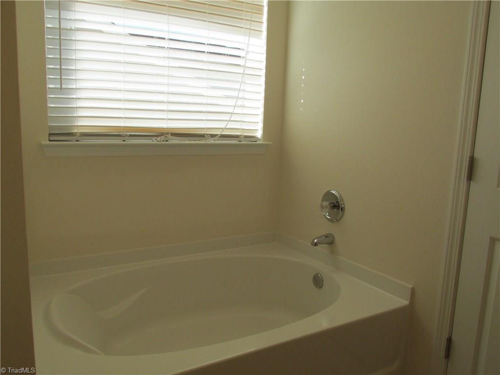 2216 Rindle Drive High Point, NC 27262 - Photo 15 of 23 Gallery Image 15