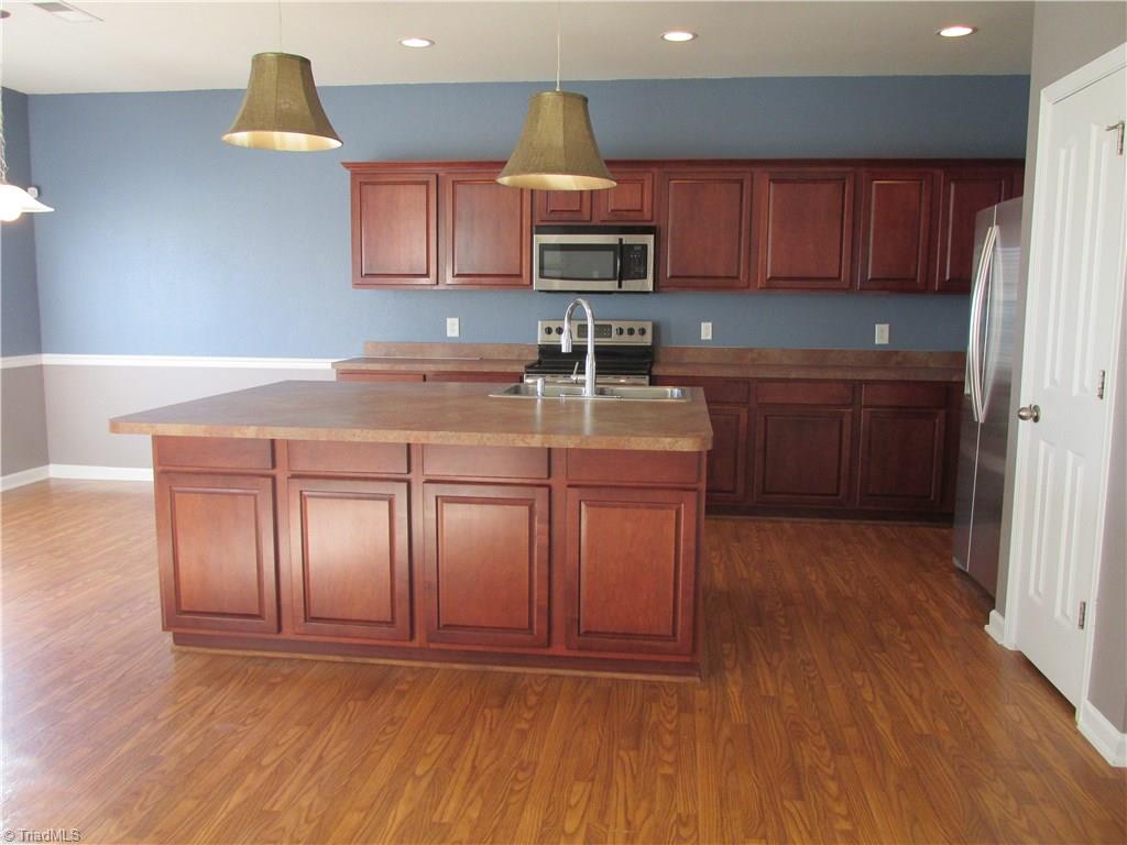 2216 Rindle Drive High Point, NC 27262 - Photo 6 of 23 Gallery Image 6
