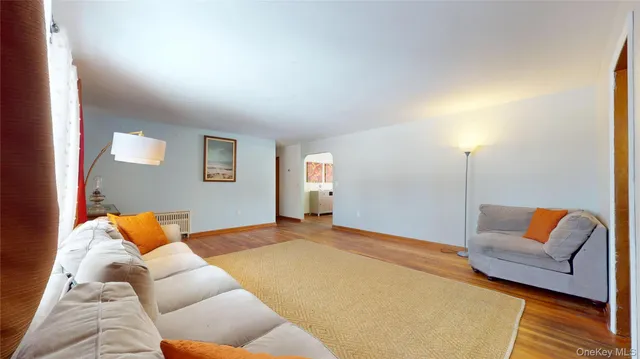 $7,000 | 178 Barnes Road, Unit MAIN HOUSE, Brookhaven, NY 11955