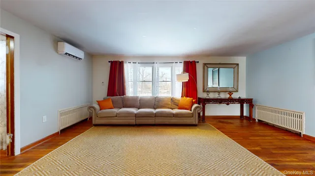 $7,000 | 178 Barnes Road, Unit MAIN HOUSE, Brookhaven, NY 11955