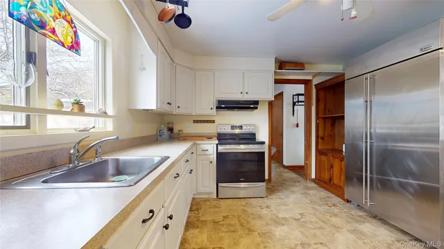 $7,000 | 178 Barnes Road, Unit MAIN HOUSE, Brookhaven, NY 11955