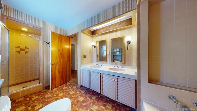 $7,000 | 178 Barnes Road, Unit MAIN HOUSE, Brookhaven, NY 11955