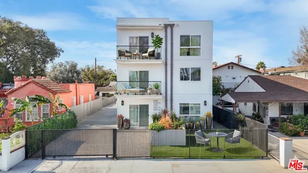 $4,726 | 2057 South Garth Avenue, Los Angeles, CA 90034